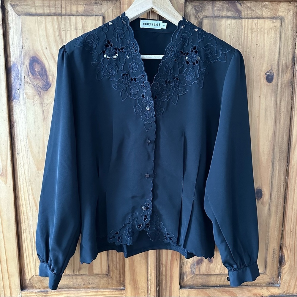 Vintage 90's Nonpareil Black Button Up Blouse Embroidered Neckline w/Cutouts - M - Picture 1 of 13